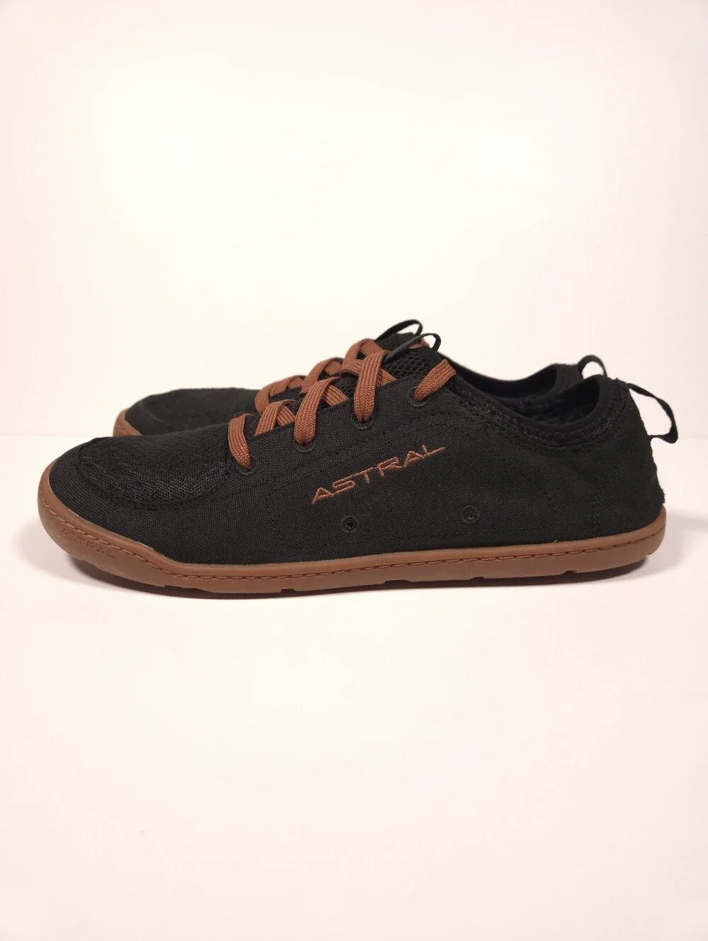 Astral Loyak Barefoot Water Shoes Mens Size 8 Black Brown V173 Lace Up GUC!